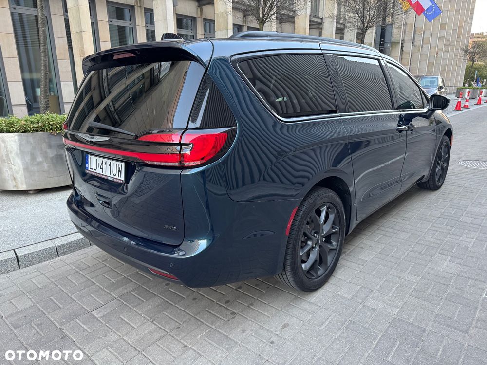 Chrysler Pacifica - 10