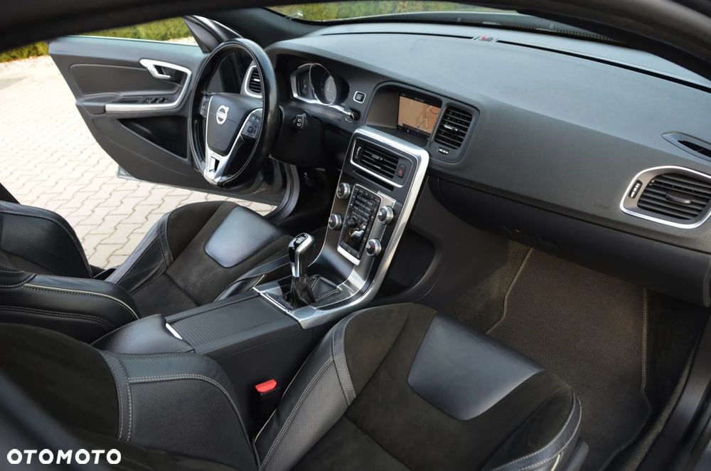 Volvo V60 D2 Drive-E R-Design Momentum - 28