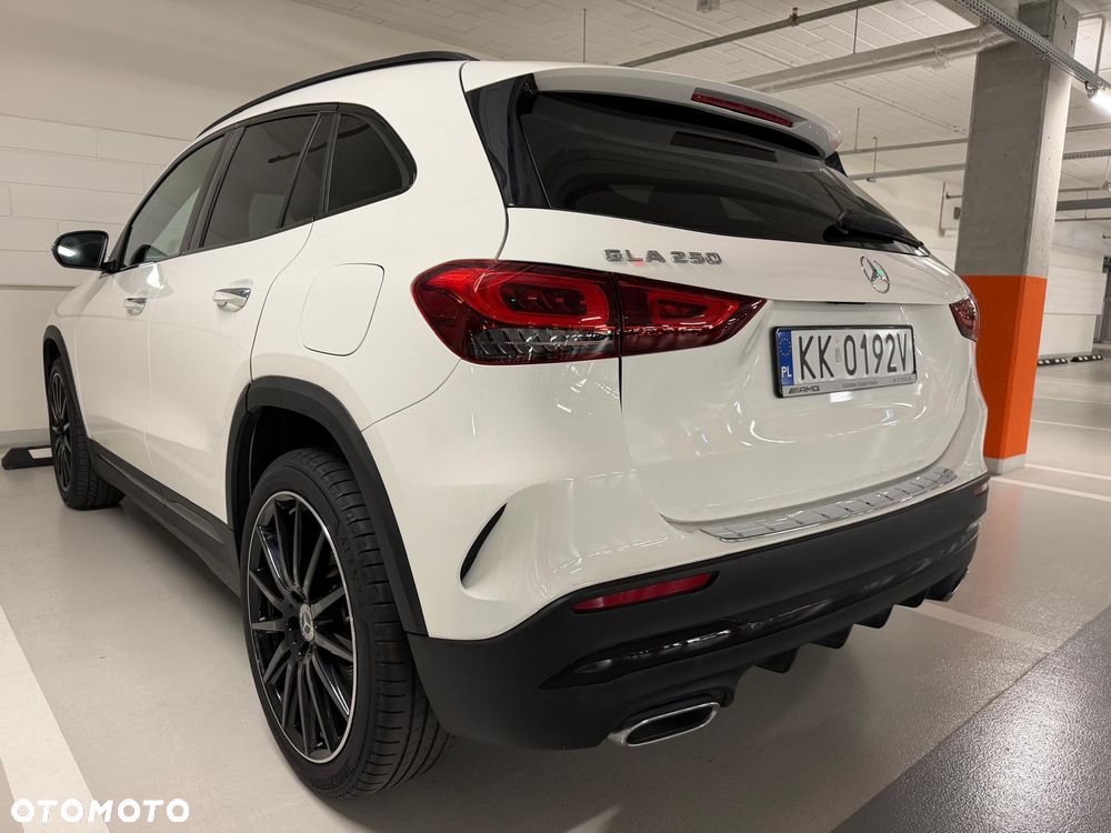 Mercedes-Benz GLA 250 AMG Line - 13
