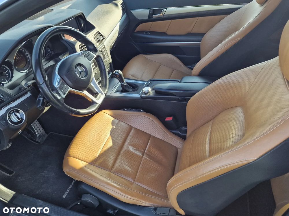 Mercedes-Benz Klasa E 200 CGI BlueEff - 14