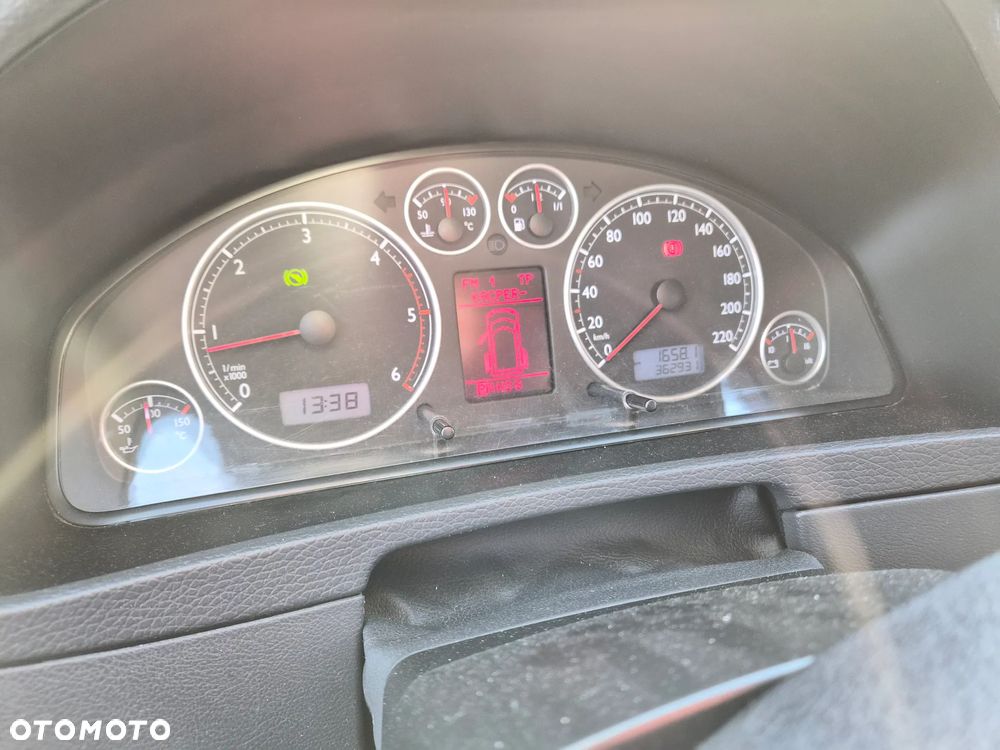 Volkswagen Multivan - 12