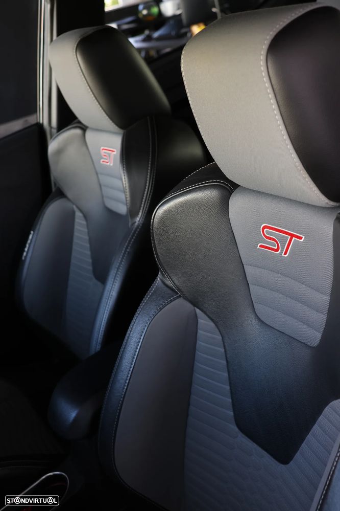 Ford Fiesta 1.6 T ST - 2