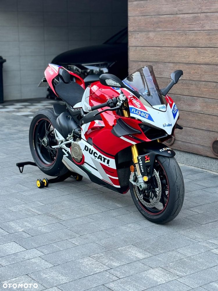 Ducati Panigale V4S - 1