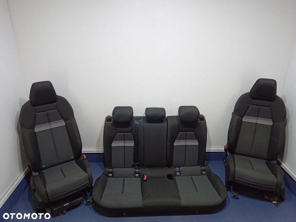 AUDI Q4 E-TRON SPORTBACK 21- FOTELE KANAPA KOMPLET MATERIAŁ - 1