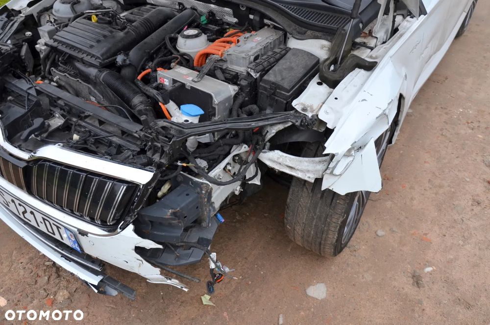 Skoda Superb 1.4 TSI Plug-In Hybrid L&K DSG - 9