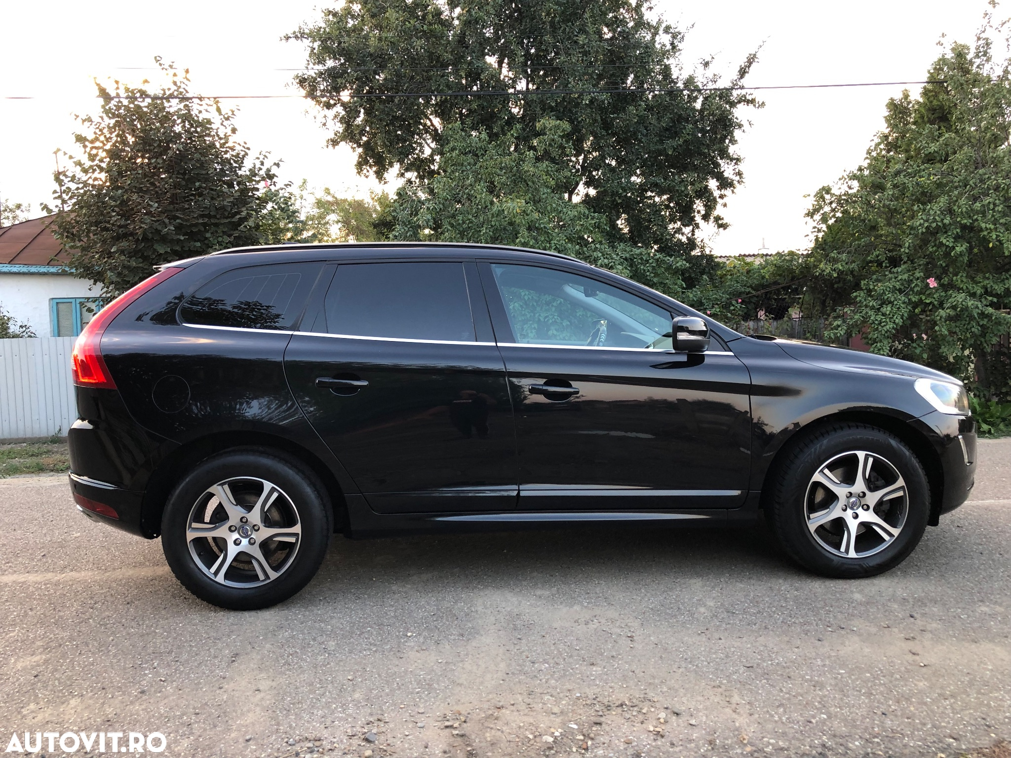 Volvo XC 60 D4 Geartronic Summum - 4