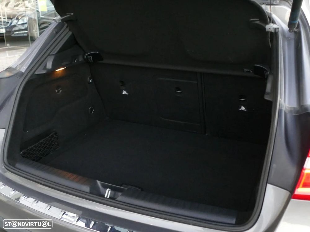 Mercedes-Benz GLA 220 d Urban - 14