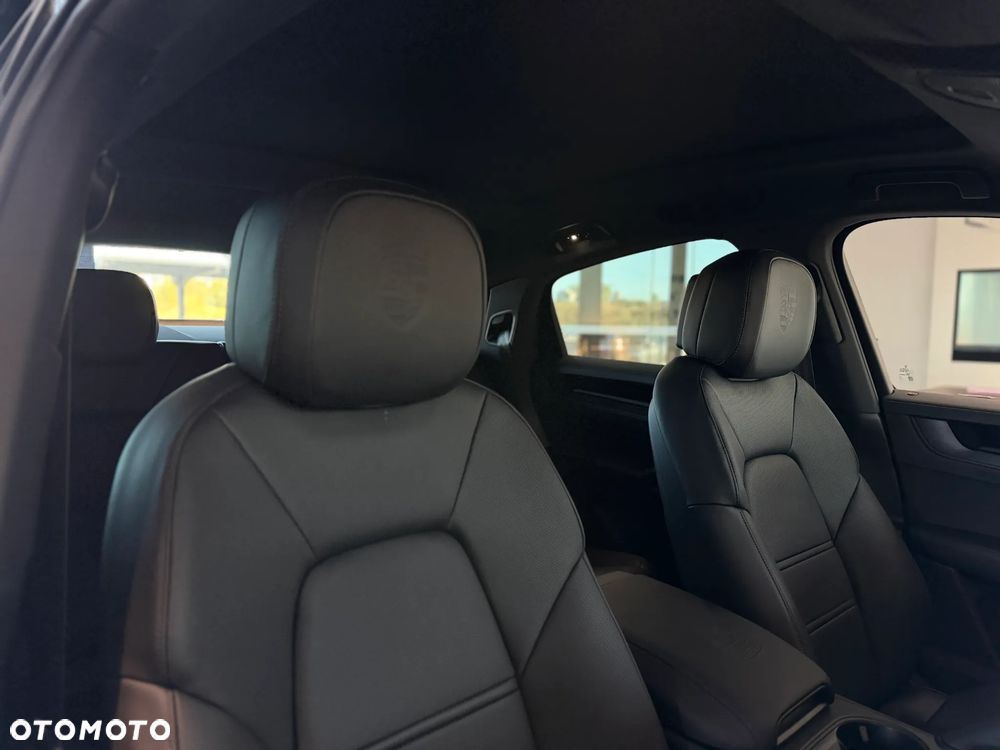 Porsche Cayenne E-Hybrid PHEV Black Edition - 33