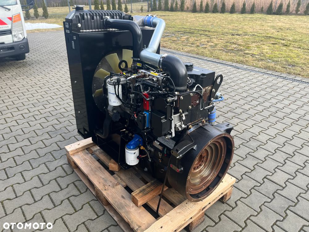 silnik Perkins 1104D-E44TA 1104D E44TA 105.2kW 35000netto - 6