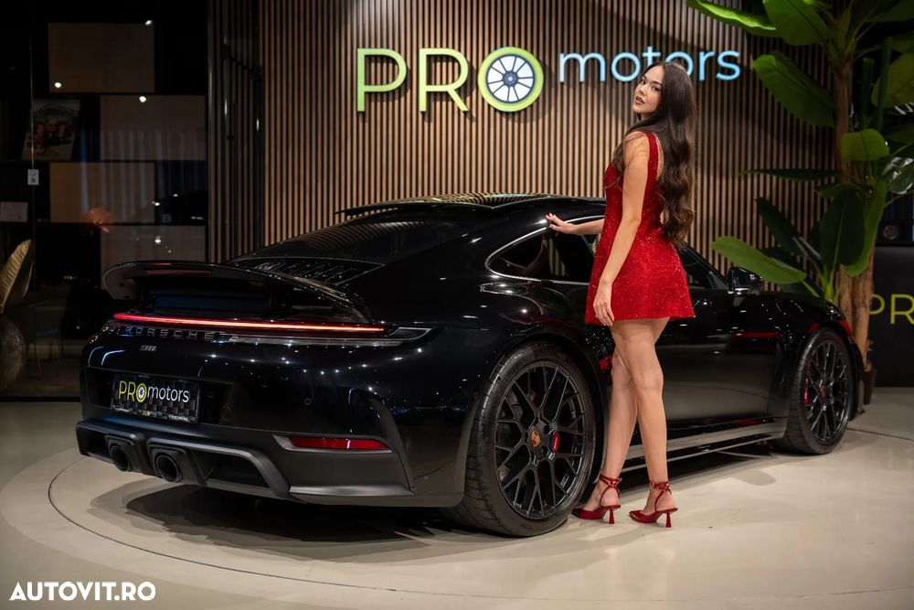 PORSCHE 911 2025 — imagine 35