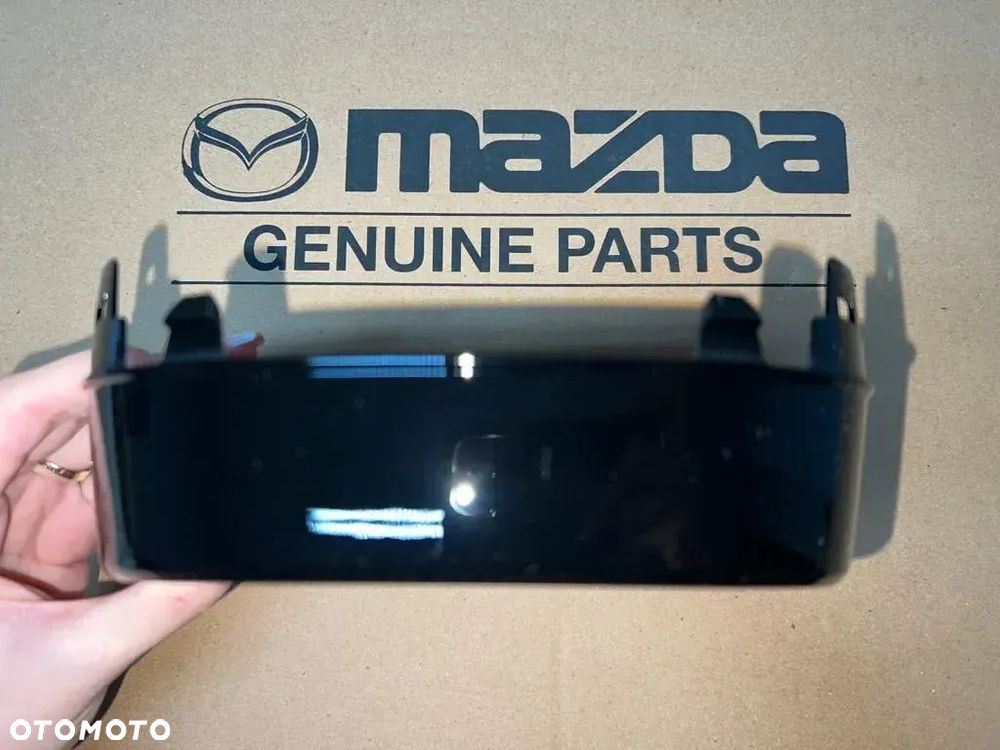 MAZDA 6 2018 19 Podstawa znaczka lakier GBVH - 4
