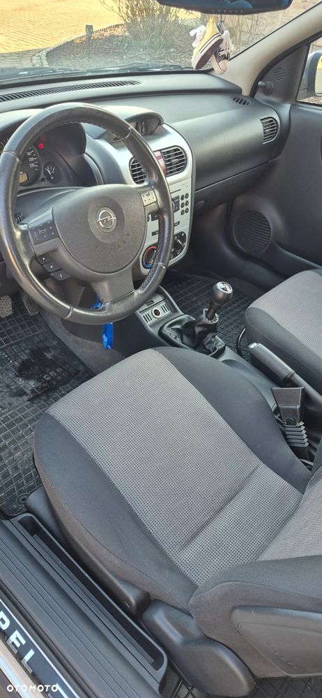 Opel Corsa 1.2 16V - 11