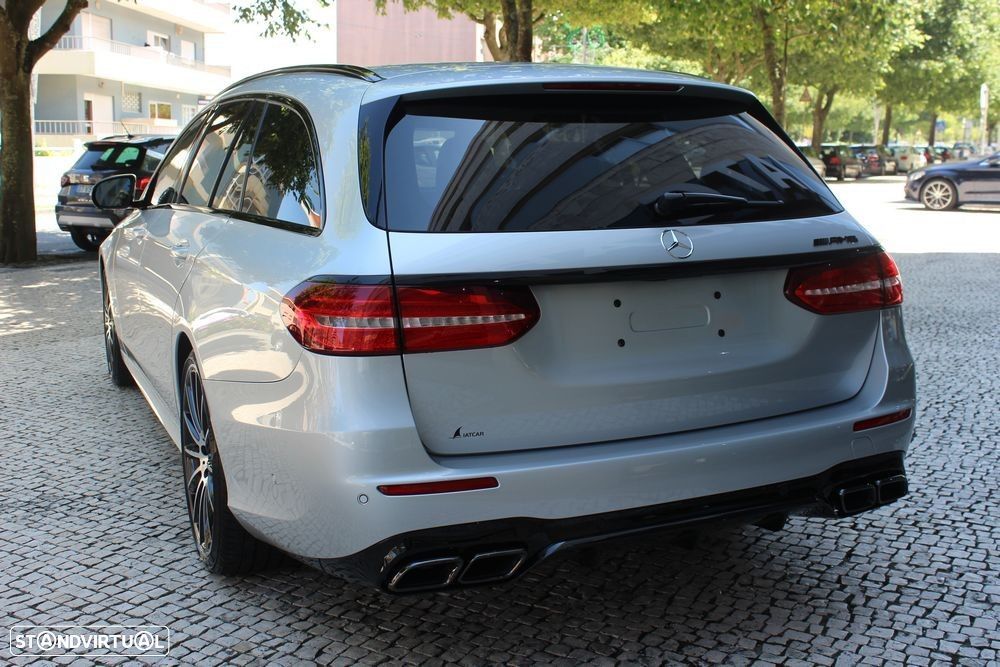 Mercedes-Benz E 220 d AMG - 10