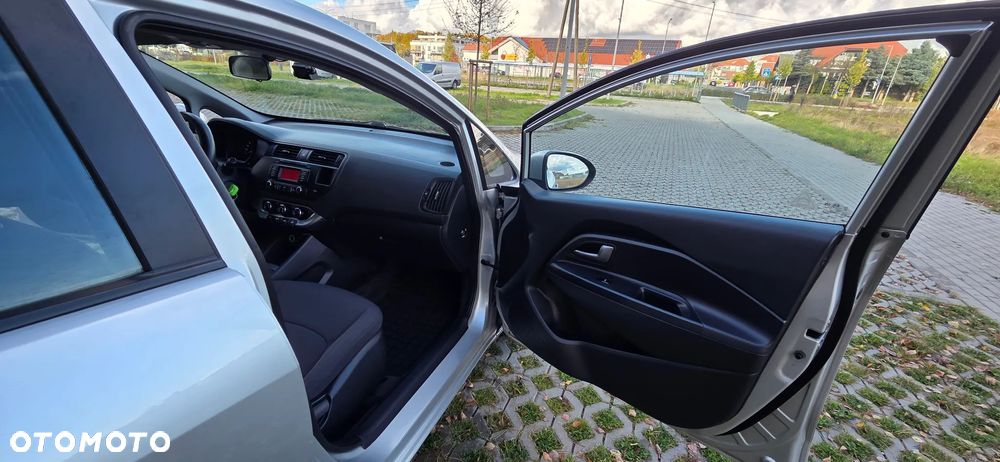 Kia Rio 1.4 M - 31