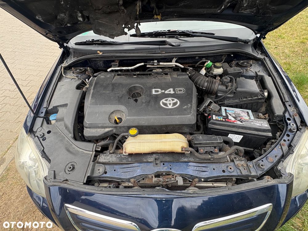 Toyota Avensis 2.0 D-4D Platinium - 19