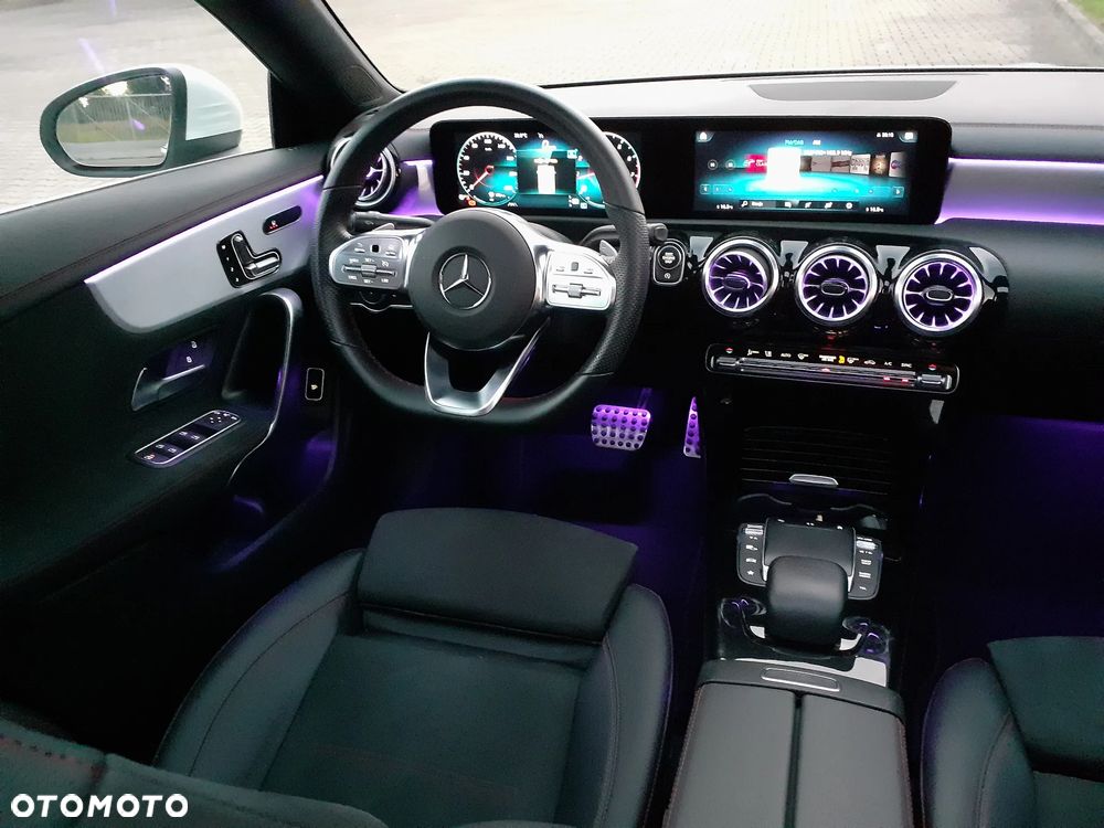 Mercedes-Benz CLA 200 7G-DCT - 27