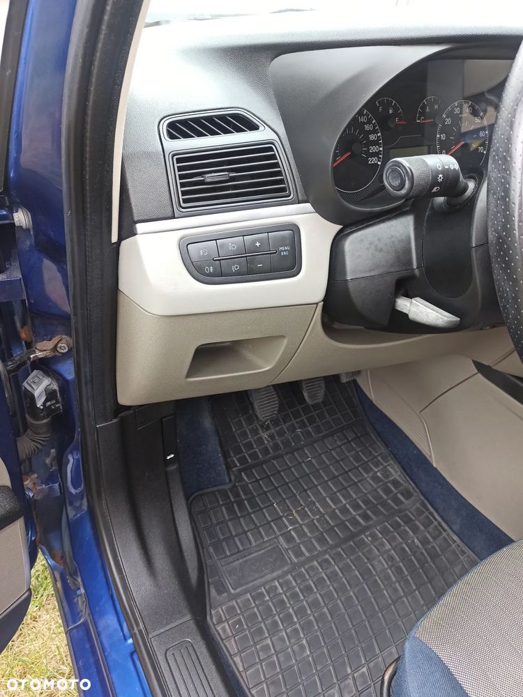 Fiat Grande Punto - 16