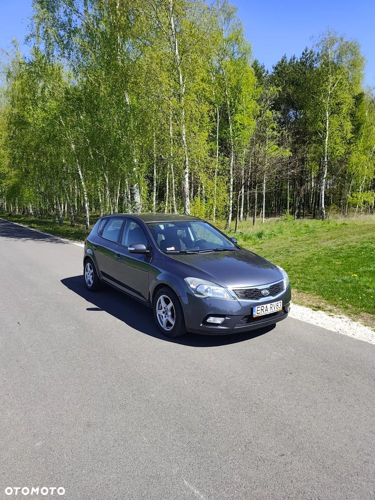 Kia Ceed - 1