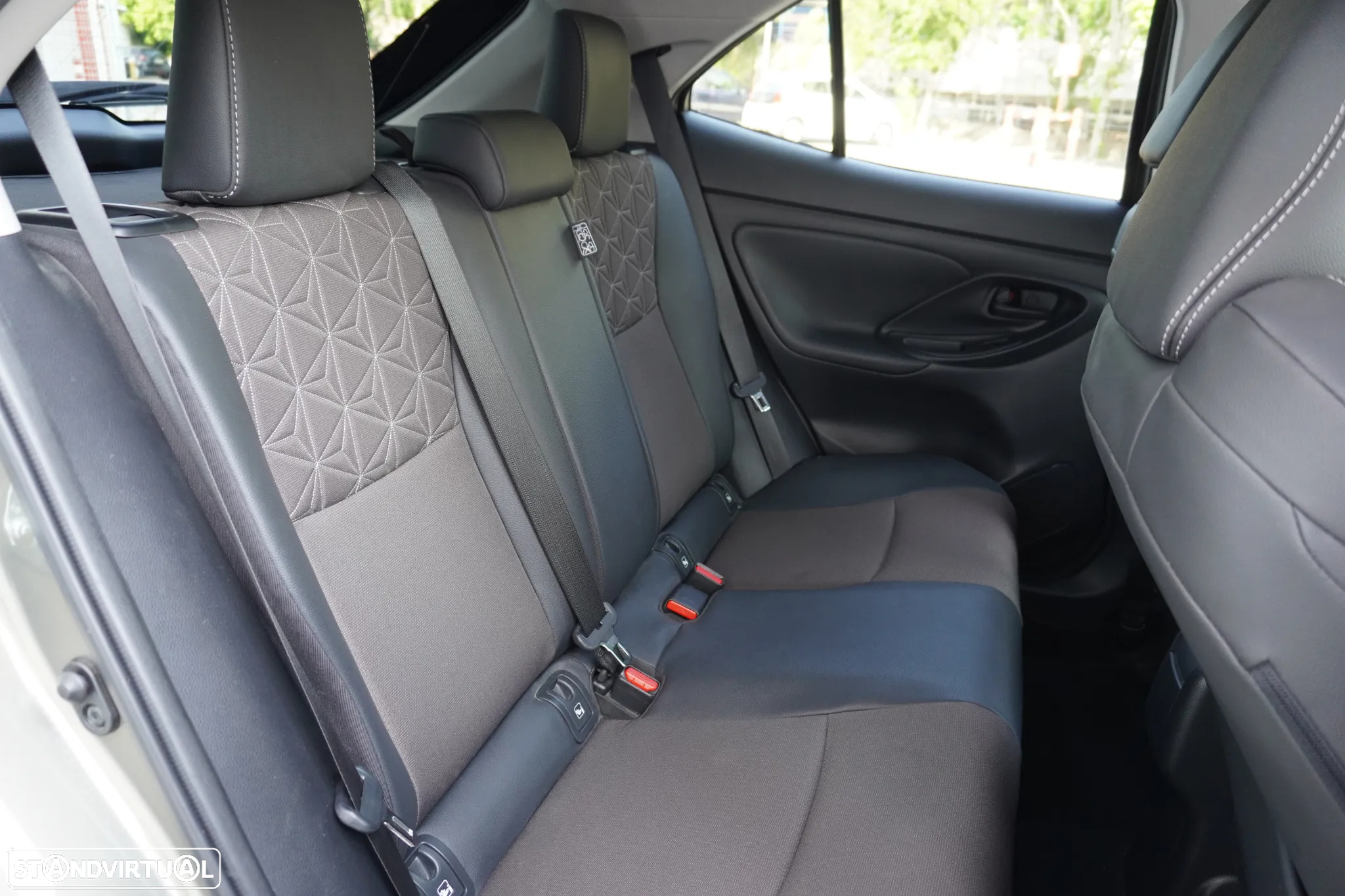 Toyota Yaris Cross 1.5 HDF Square Collection - 29