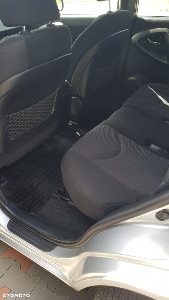 Toyota RAV4 - 23