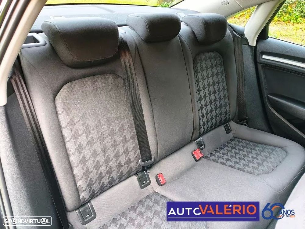 Audi A3 Limousine 1.6 TDI Attraction - 31