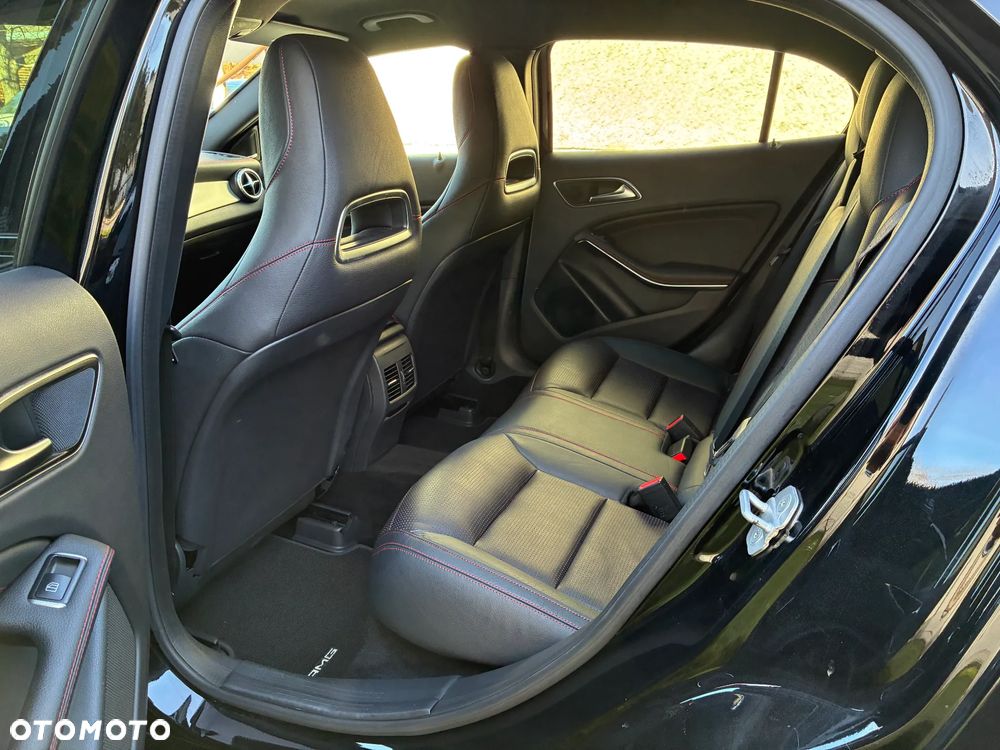 Mercedes-Benz GLA 220 d 4Matic 7G-DCT AMG Line - 22