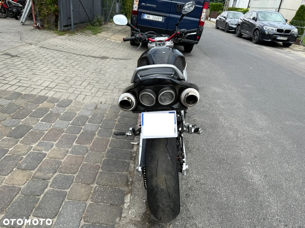 Suzuki GSR - 7