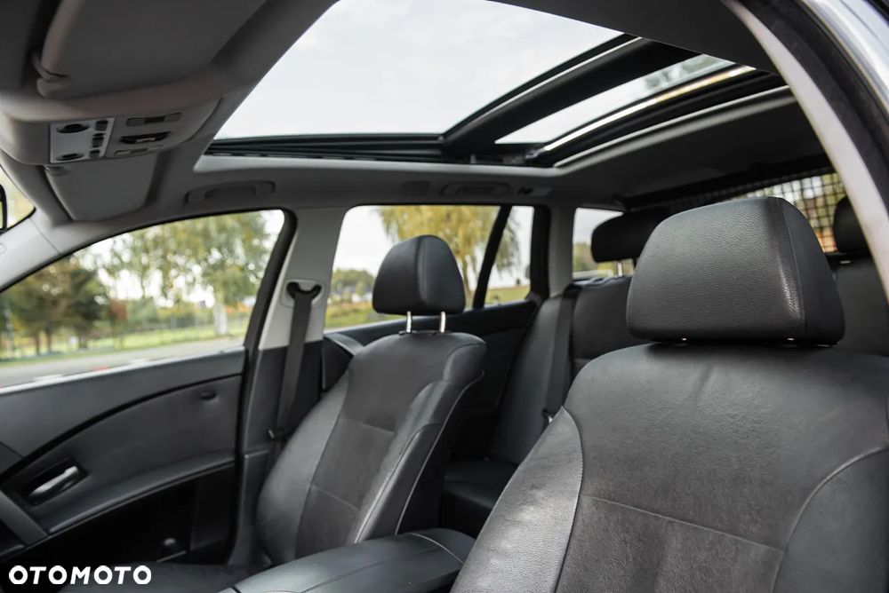BMW Seria 5 523i Touring - 18