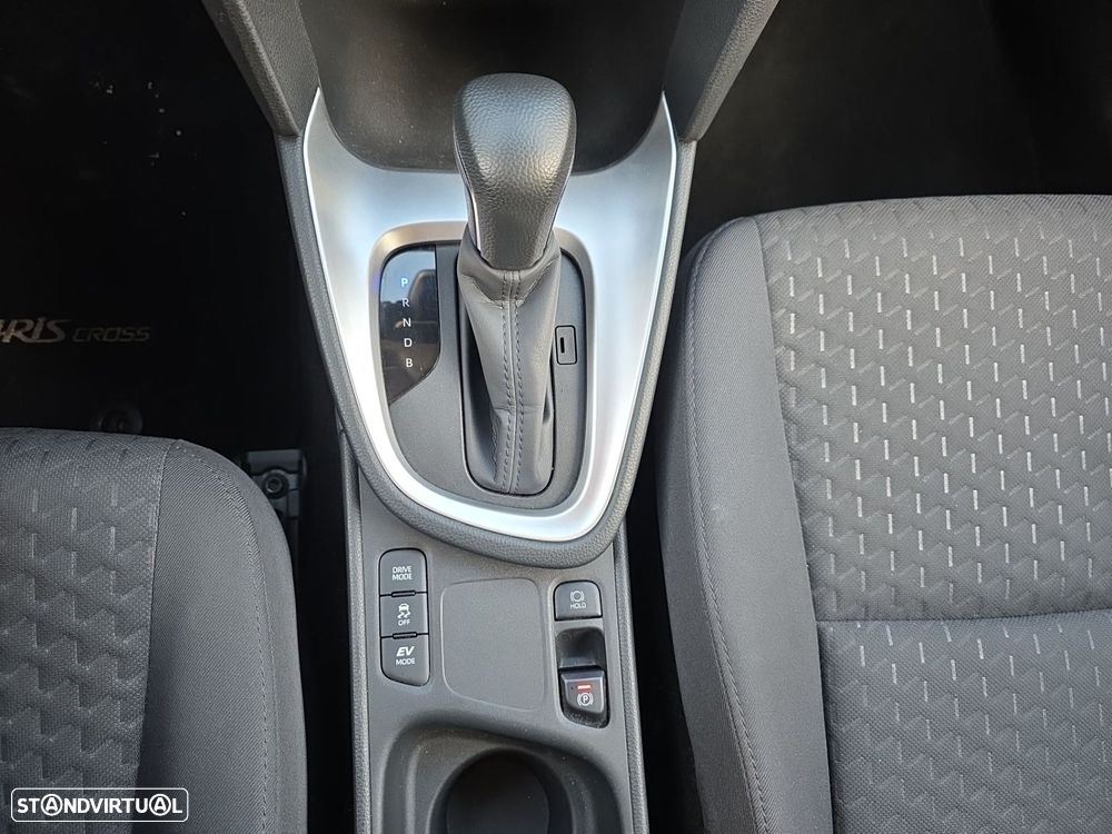 Toyota Yaris Cross 1.5 HDF Comfort Plus - 15