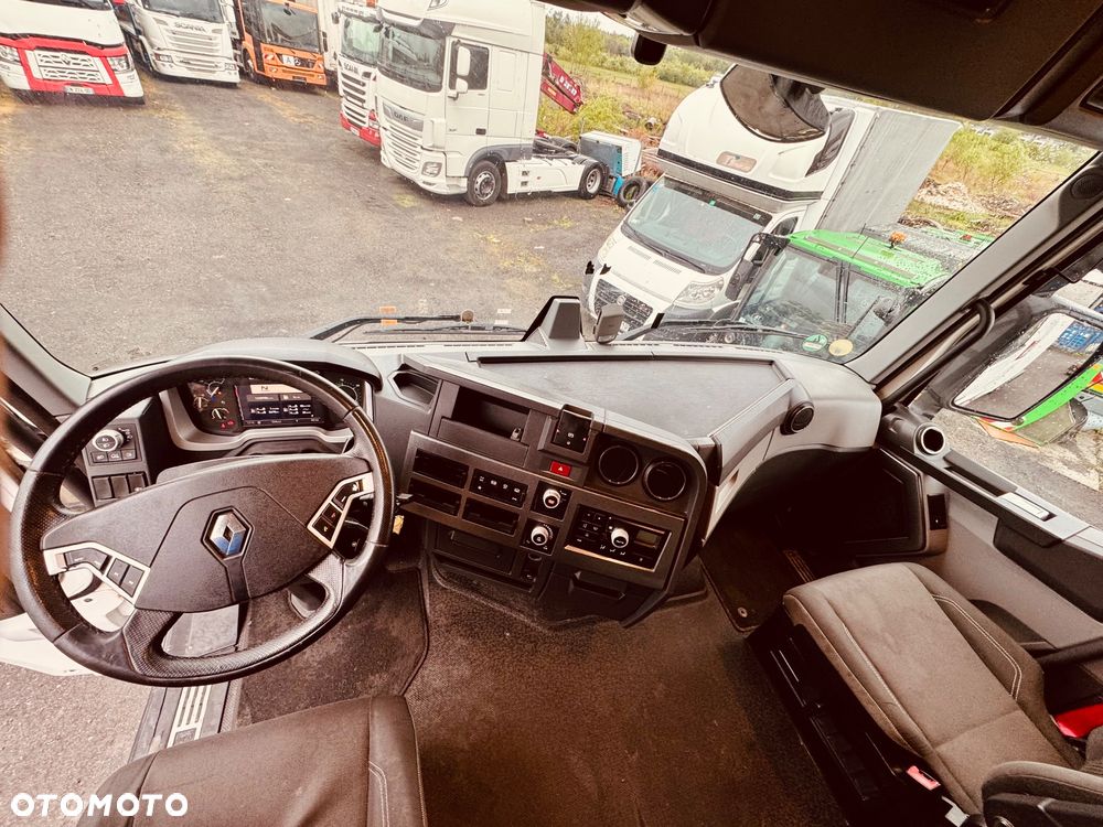 Renault T480 - 12
