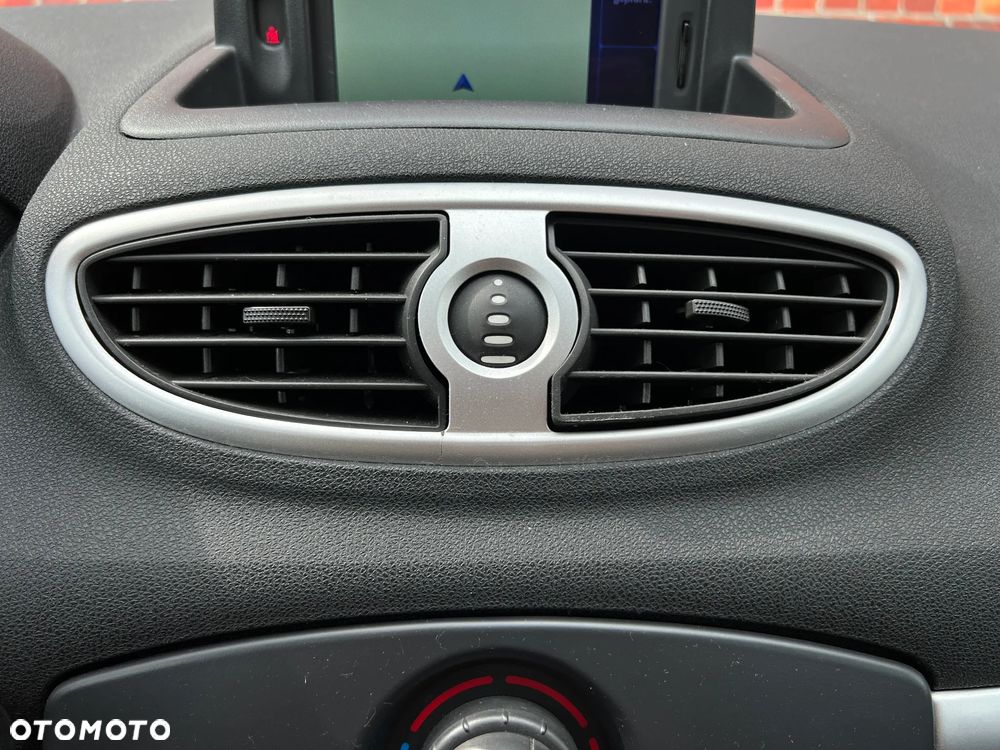 Renault Clio - 22