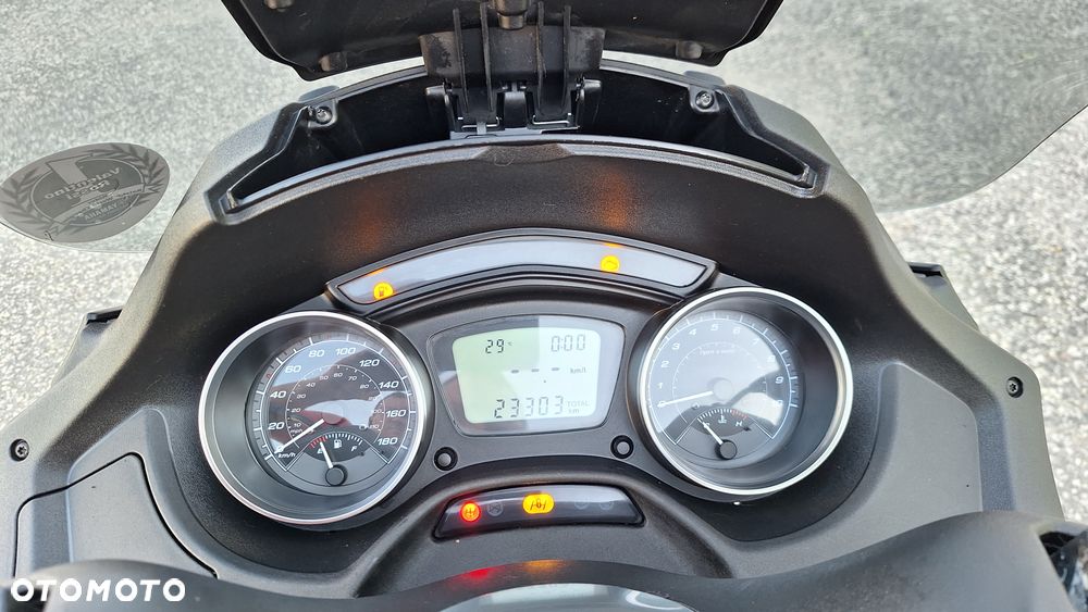Piaggio MP-3 - 35