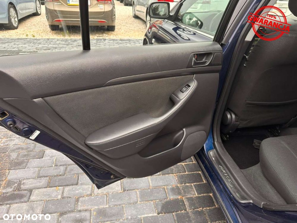 Toyota Avensis - 23