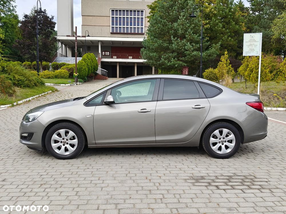 Opel Astra 1.6 EU6 - 15