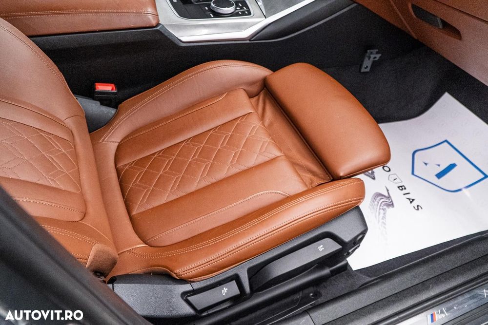 BMW Seria 3 330e Aut. M Sport - 40
