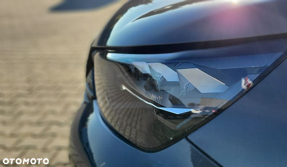 Peugeot 2008 Hybrid 136 e-DSC GT - 31