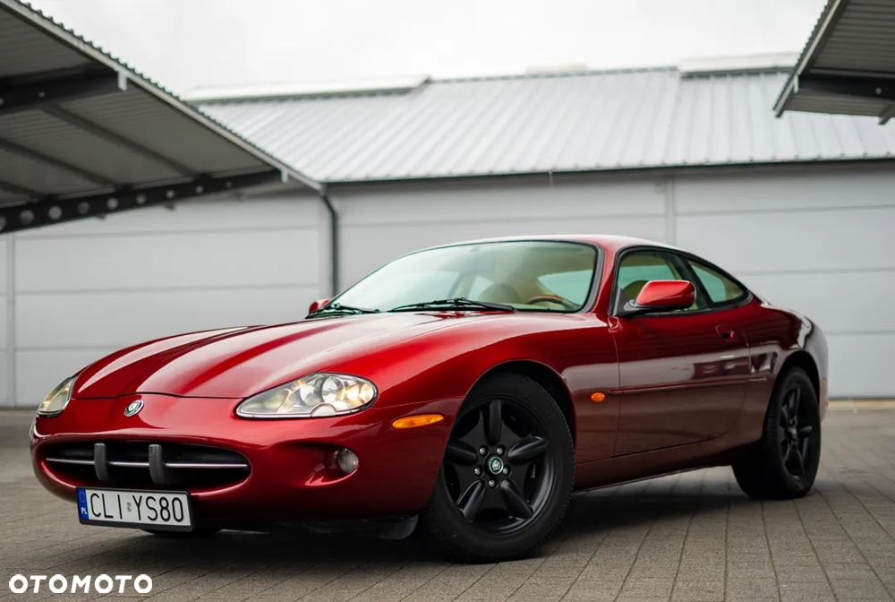 Jaguar XK8 4.0 - 12