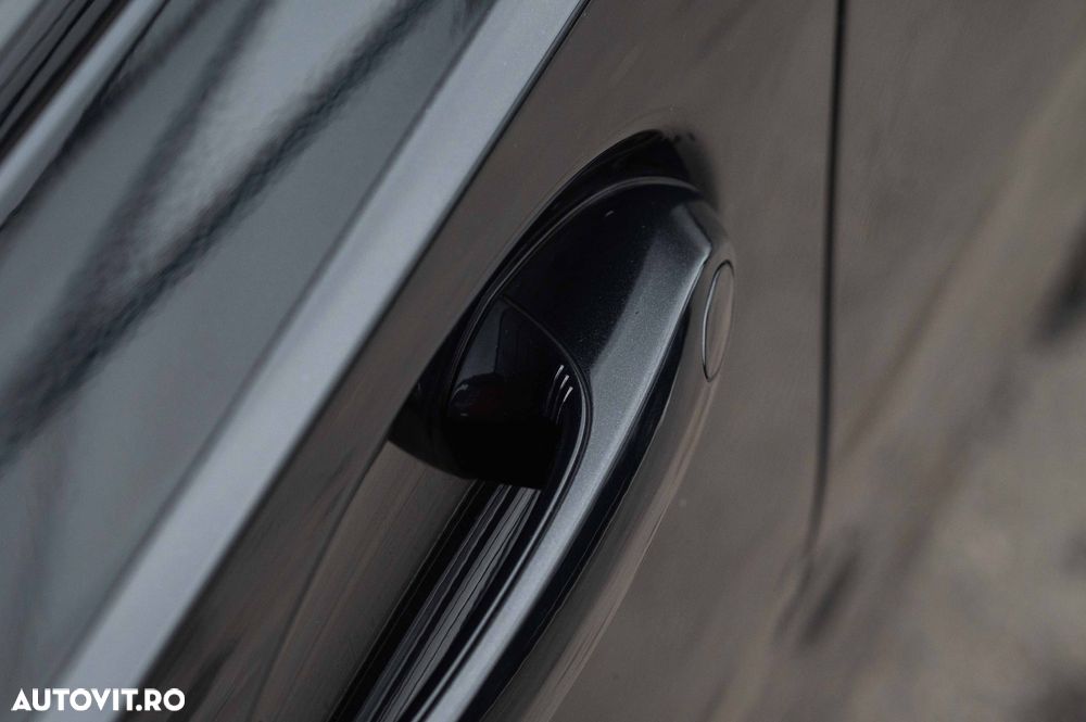 BMW Seria 3 318i Aut. M Sport - 37