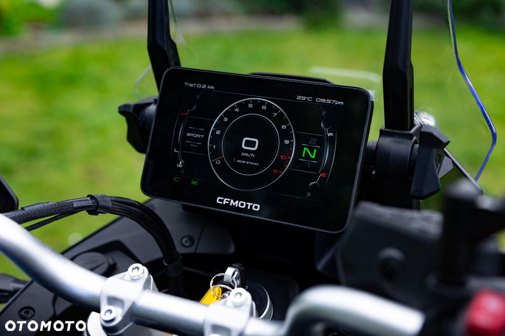 CFMoto MT - 18
