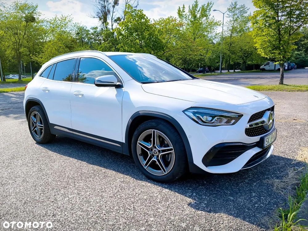 Mercedes-Benz GLA 180 AMG Line - 3
