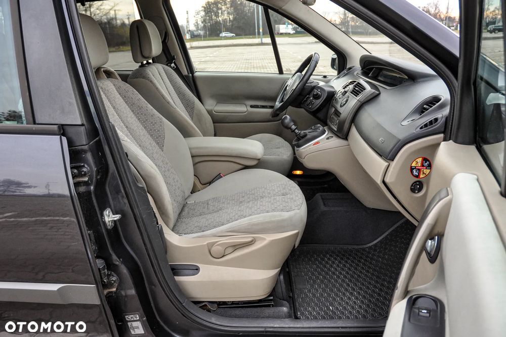 Renault Scenic 1.9 dCi FAP Conquest - 11