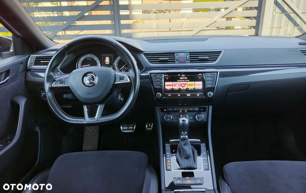 Skoda Superb 2.0 TDI DSG Sportline - 28