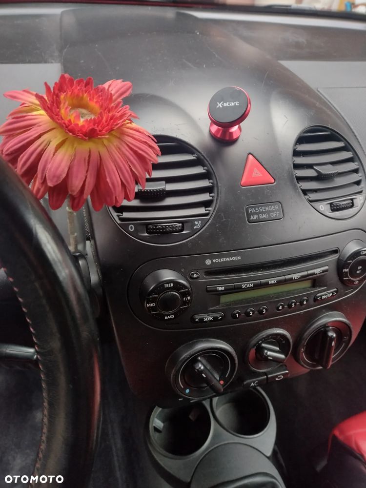 Volkswagen New Beetle - 4
