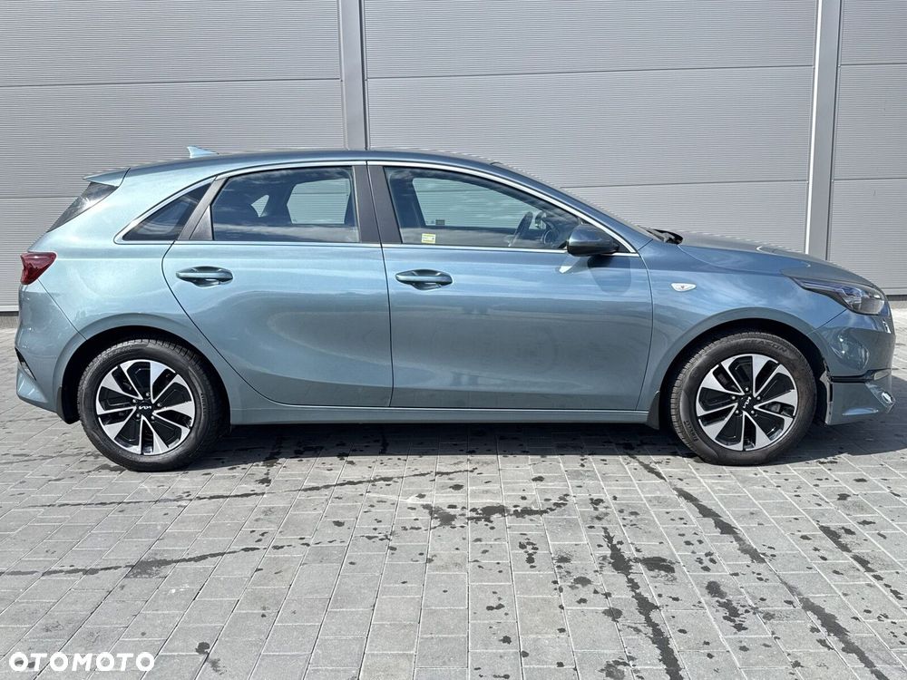 Kia Ceed 1.5 T-GDI M - 11