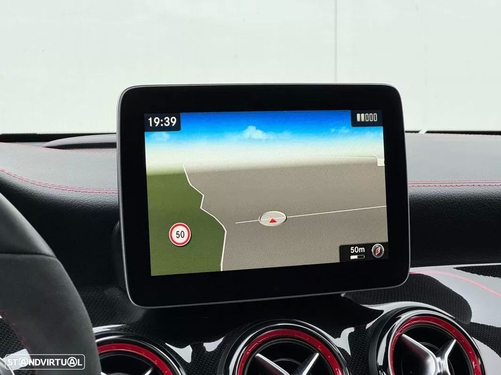 Mercedes-Benz CLA 45 AMG 4-Matic - 34