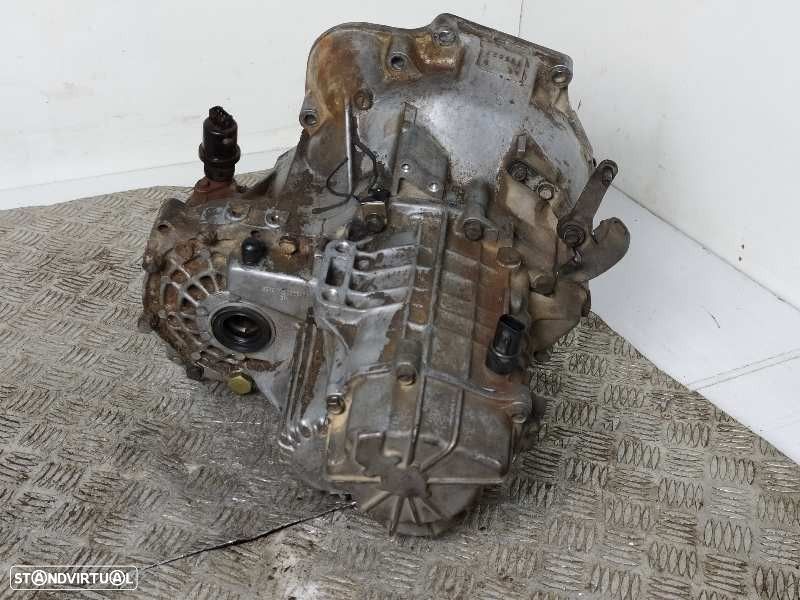 CAIXA VELOCIDADES MITSUBISHI SANTAMO 2001 - 2