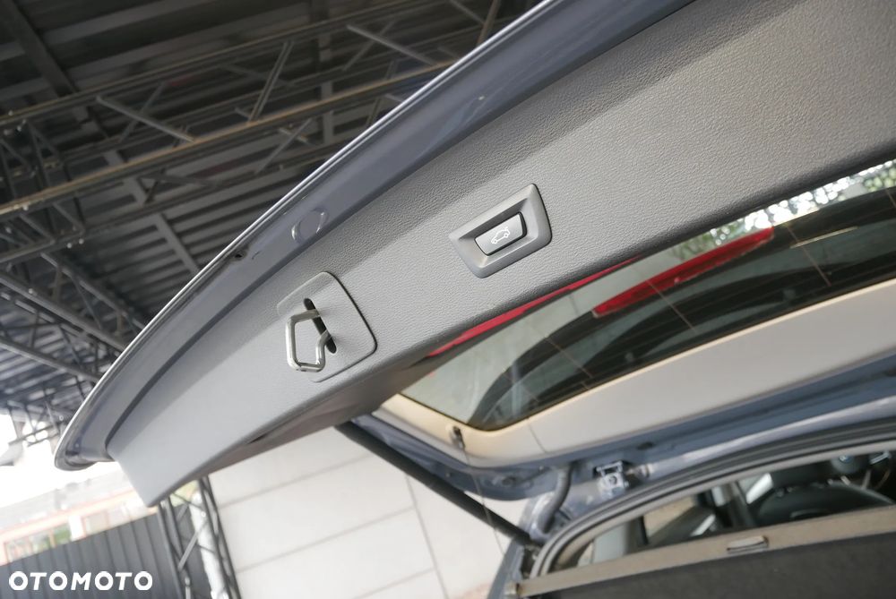 BMW X1 sDrive18i Business Edition - 28