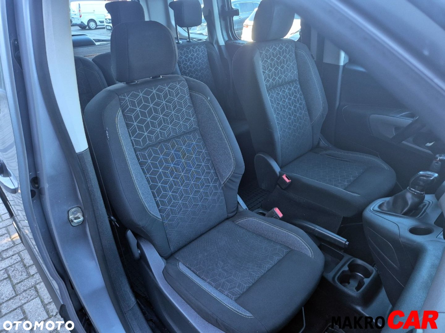Peugeot Rifter - 8
