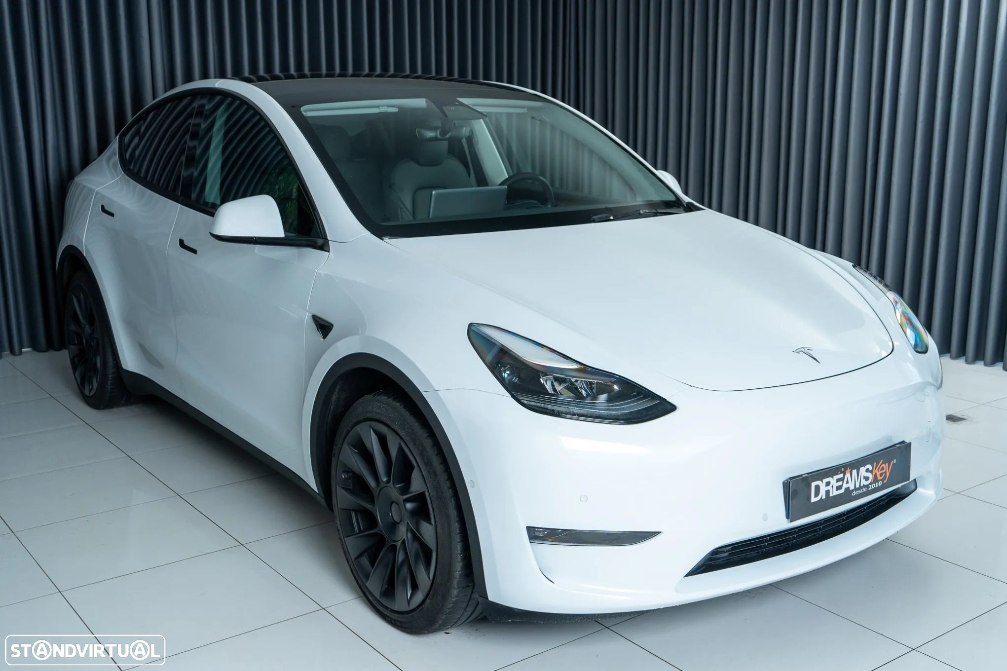 Tesla Model Y Long Range Dual Motor AWD - 6
