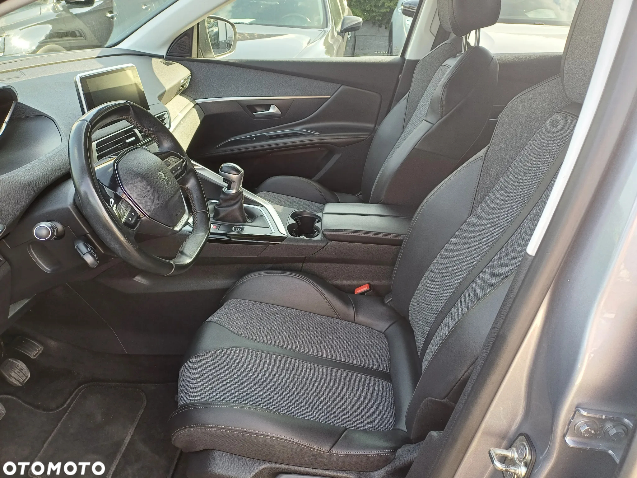 Peugeot 3008 1.2 PureTech Allure S&S - 13